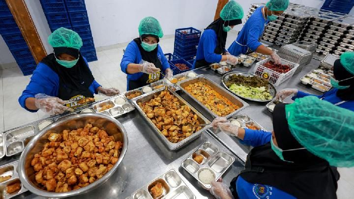 Dây chuyền đóng suất ăn