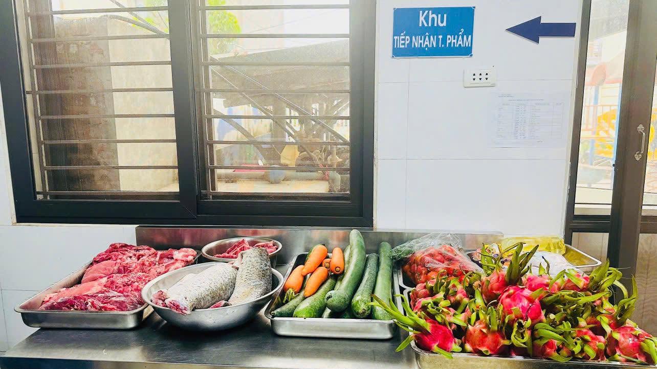 Khu tiếp nhận thực phẩm DAT PHAT
